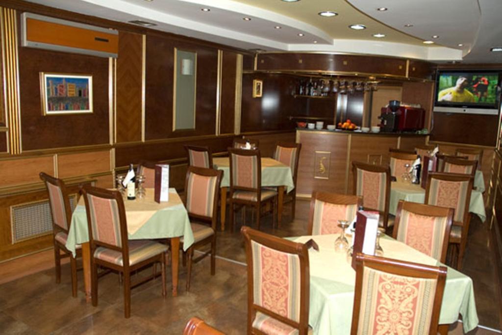 Hotel Begolli Приштина Экстерьер фото