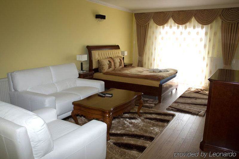 Hotel Begolli Приштина Номер фото