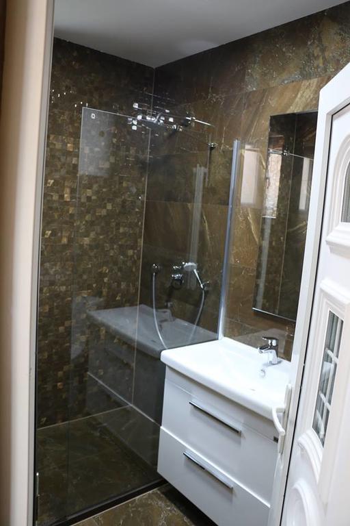 Hotel Begolli Приштина Экстерьер фото