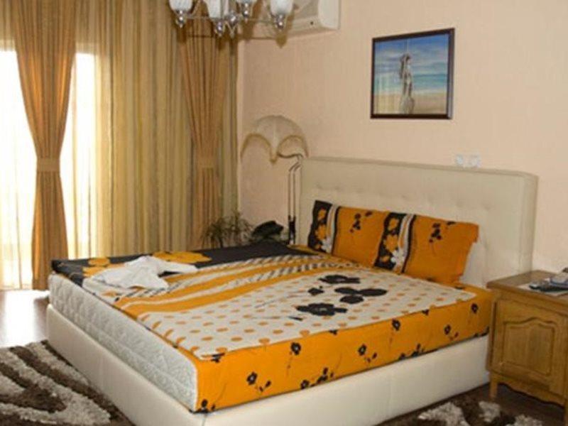 Hotel Begolli Приштина Экстерьер фото