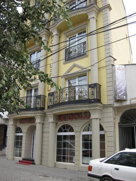 Hotel Begolli Приштина Экстерьер фото