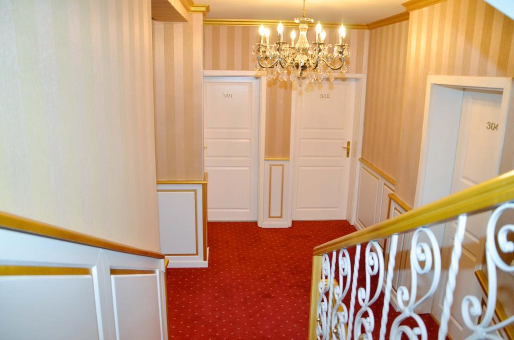 Hotel Begolli Приштина Экстерьер фото