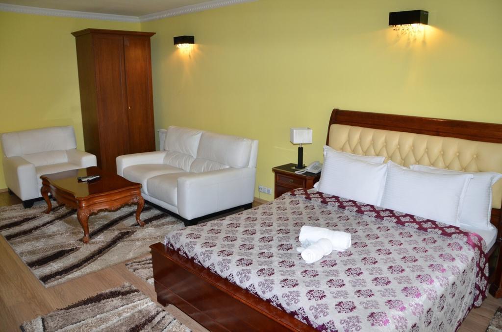 Hotel Begolli Приштина Экстерьер фото